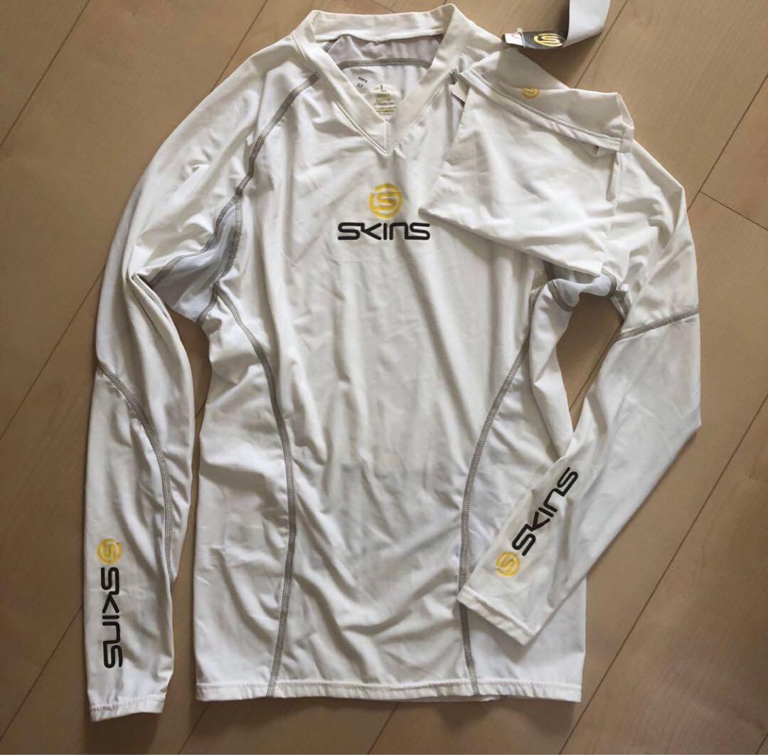 新品未使用　希少 ホワイトカラー　Vネック　SKINS 長袖シャツ