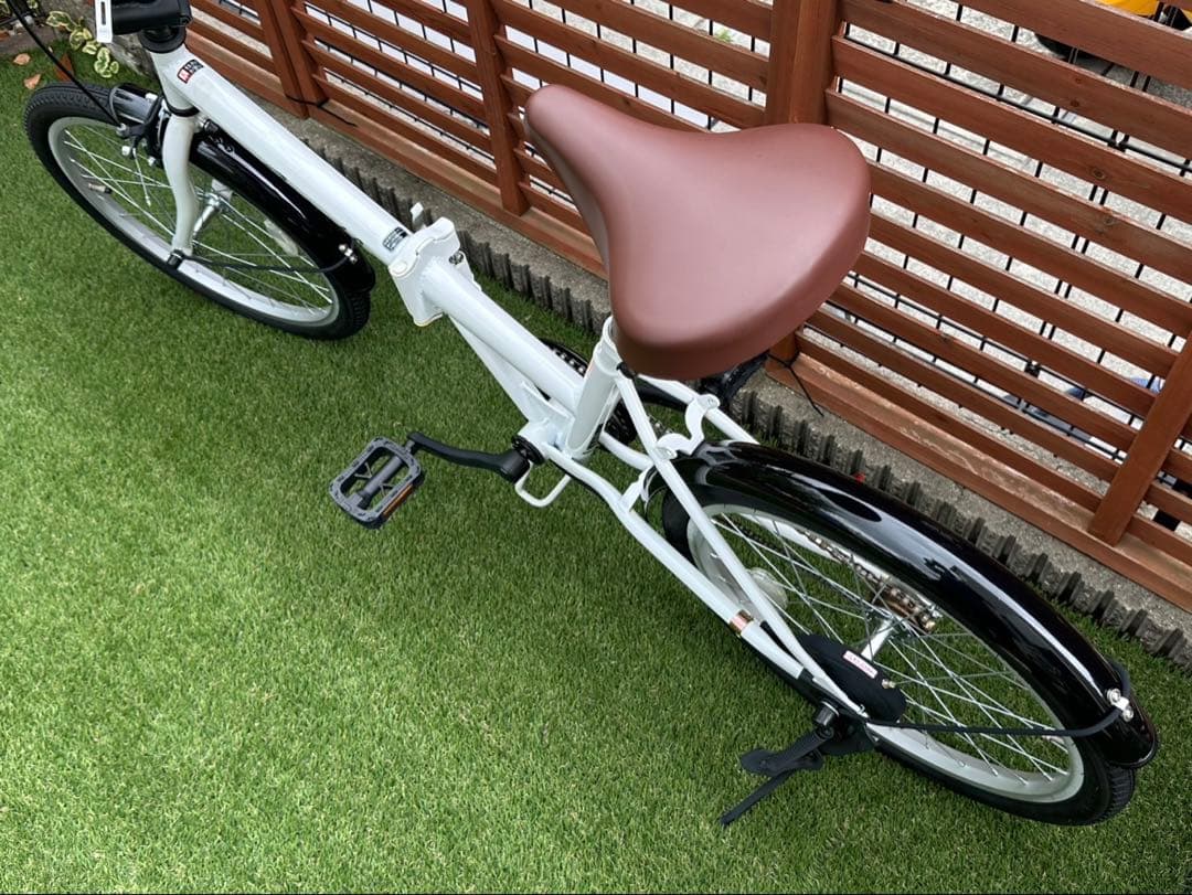 2025年　新品同様　折り畳み自転車　白　ホワイト　綺麗　美品　車載可能　大阪