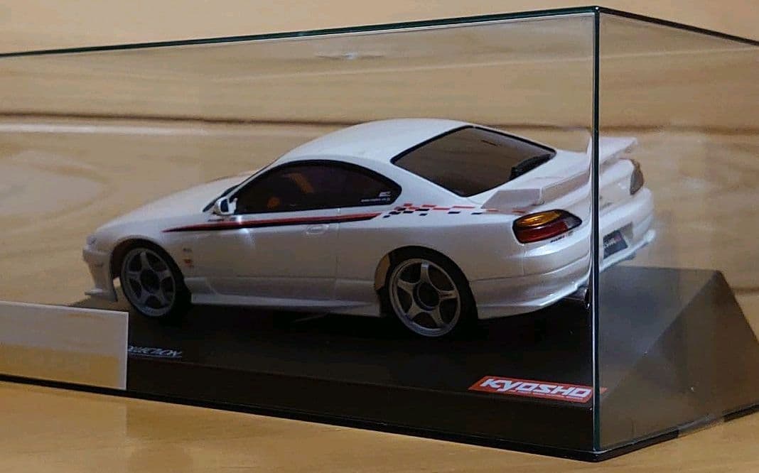京商ミニッツレーサー　NISMO SILVIA R-tuneニスモシルビアボディ