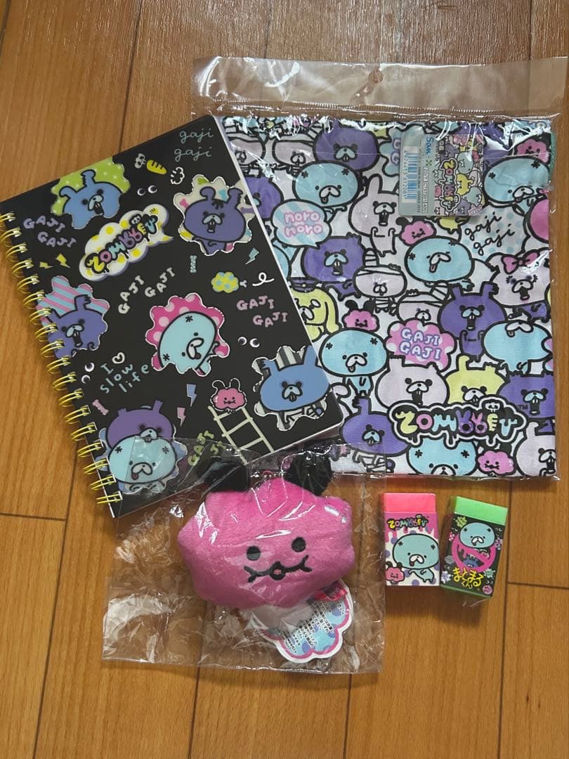 平成レトロ　ゾンビット　サンエックス　ゾミーぬいぐるみホルダー　セット