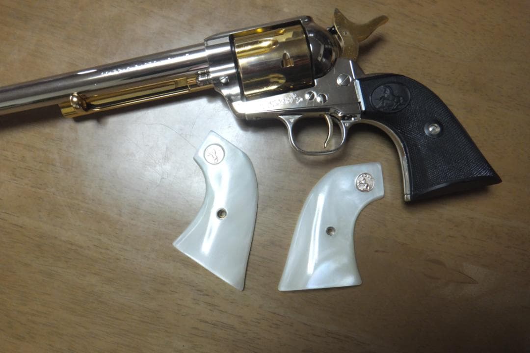 タナカ コルトSAA.45 7-1/2インチ　ニッケルフィニッシュ