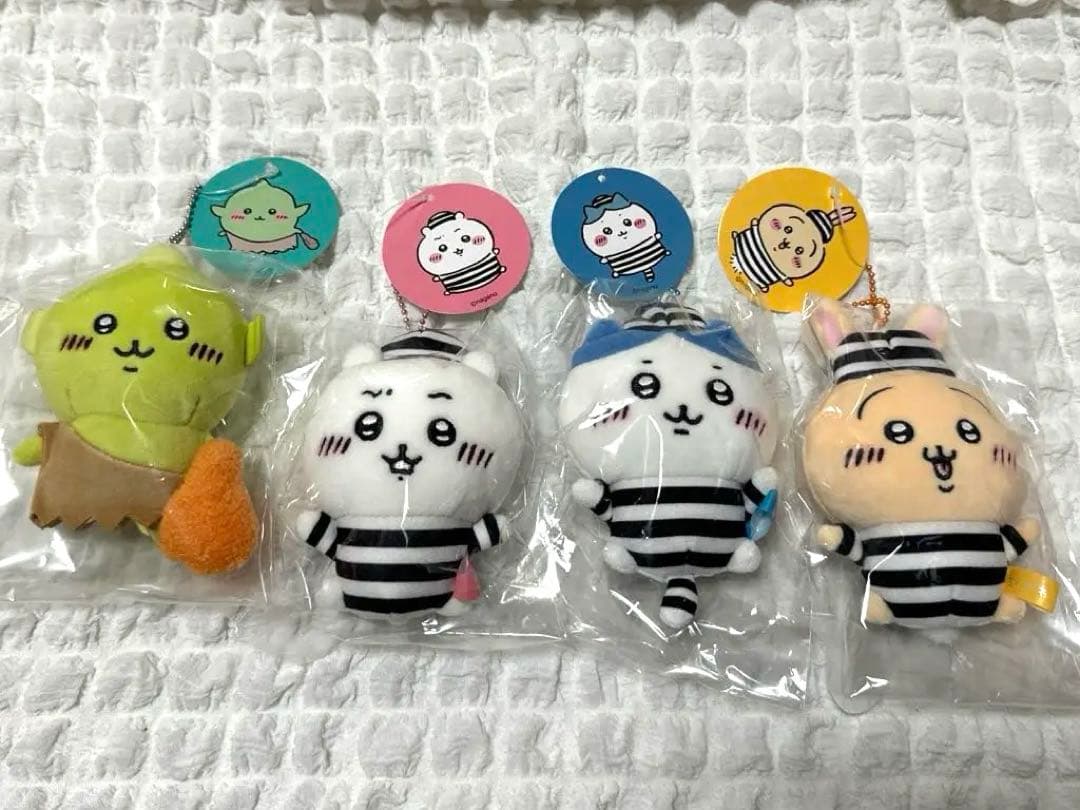 ちいかわ　ぷちミニマスコット　囚人ハチワレ　うさぎ　ちいかわ　ゴブリン