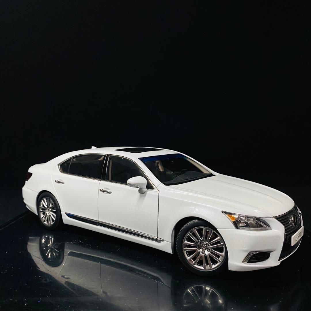AUTOart 1/18 レクサス LS600hL 2013 ホワイトパール
