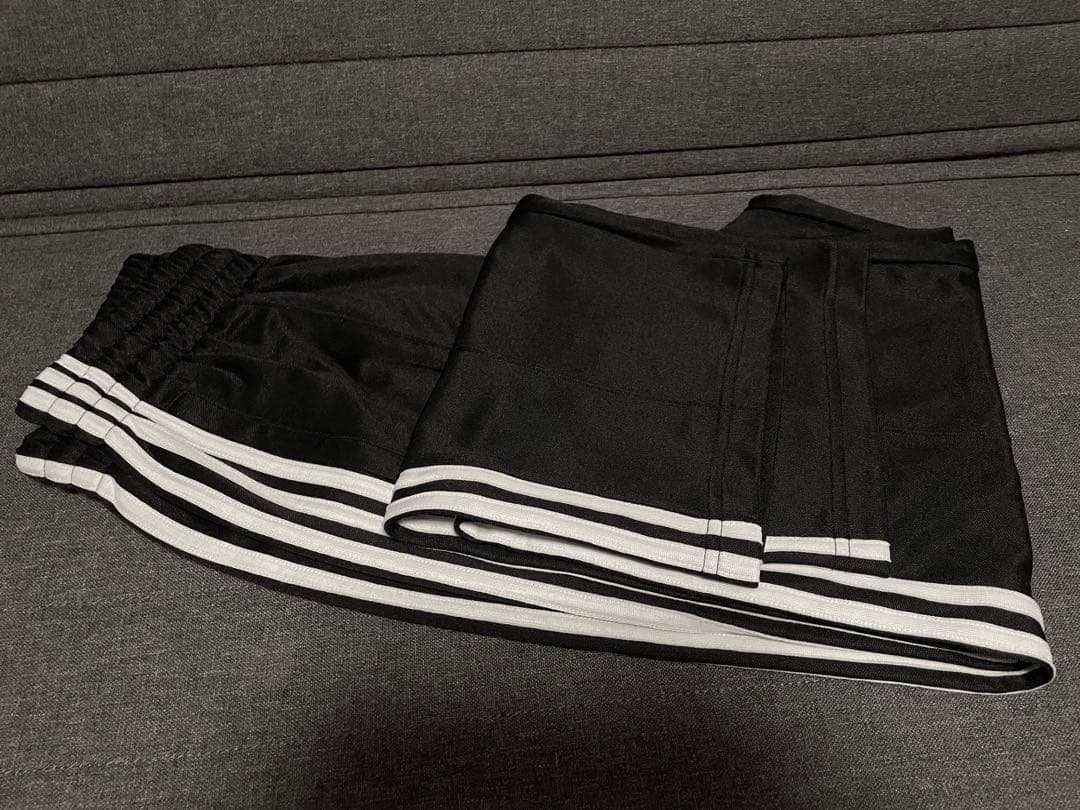 adidas アディカラーバギーフィットファイヤーバードトラックパンツ XS