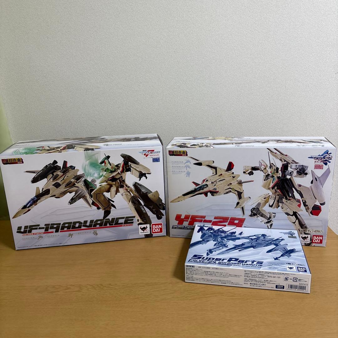DX超合金 　VF-19 YF-29 イサム機　マクロス超合金