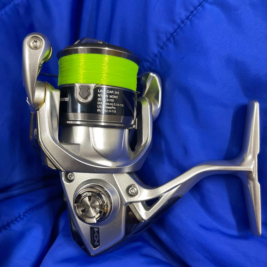 シマノ STRADIC 1000s スピニングリール。未使用。