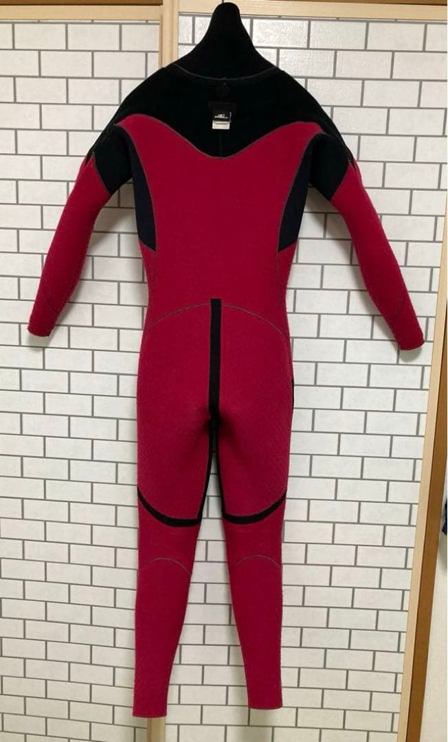[シーズン最終価格] O'Neill セミドライウェットスーツ