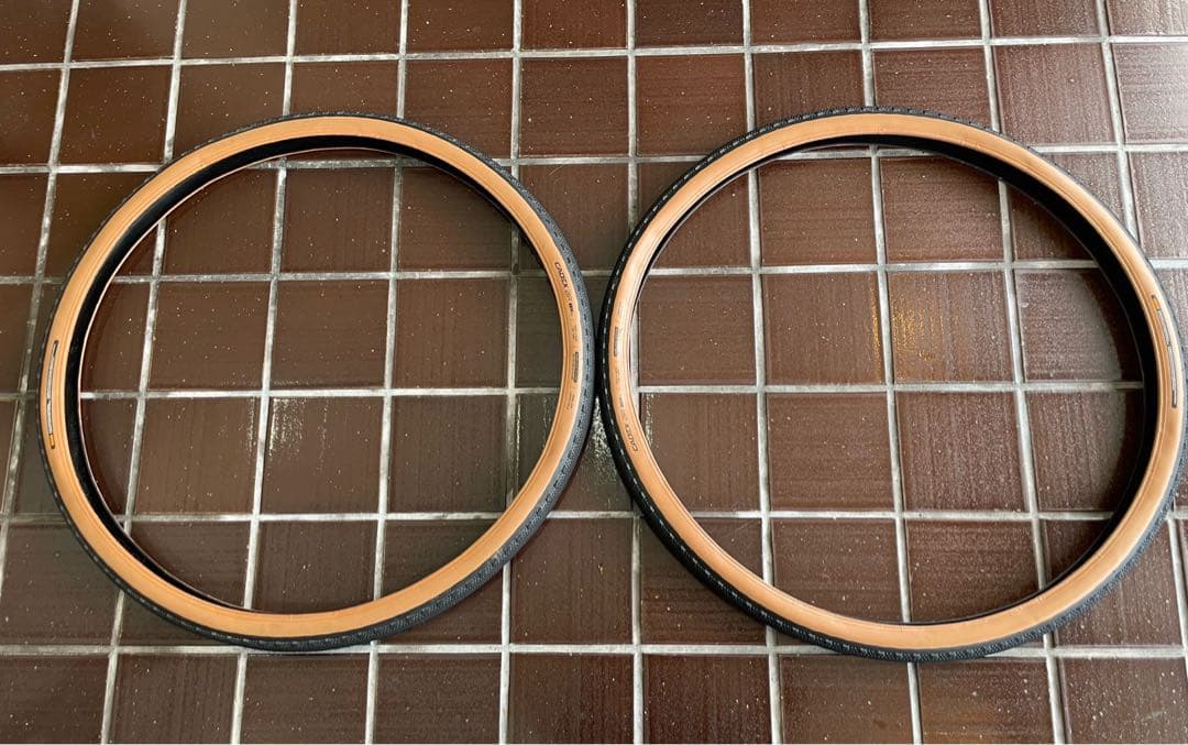 CADEX AR Tubelessタイヤ (TUBELESS READY) ２本