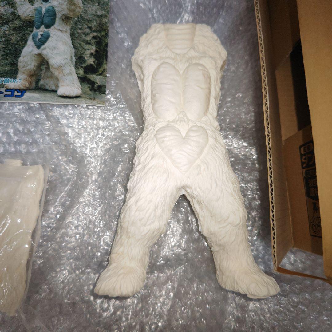 雪女怪獣　スノーゴン　怪々大行進　帰ってきたウルトラマン　ガレージキット　未組立