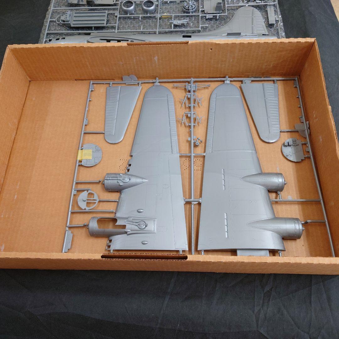B-17G 1/48 モノグラム (特別版→付属品多数)