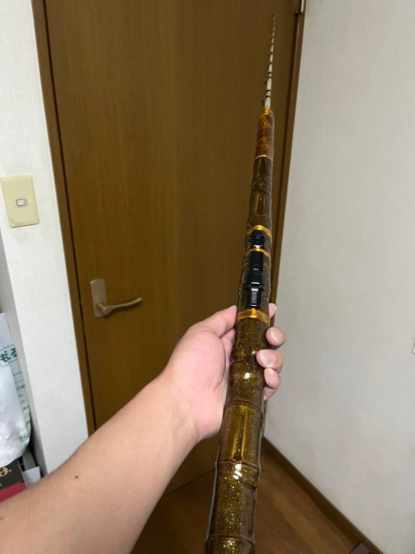 伊勢海老竿　約131.5cm 黒金　和柄 の抜き差し仕様