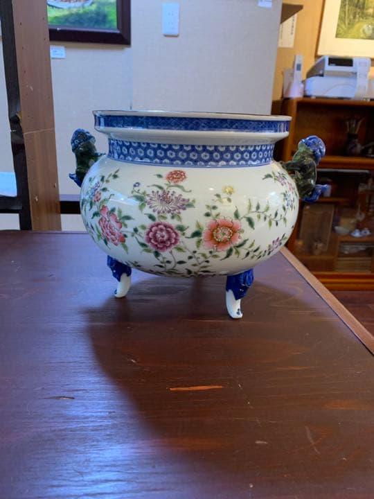 粉彩 三足鼎