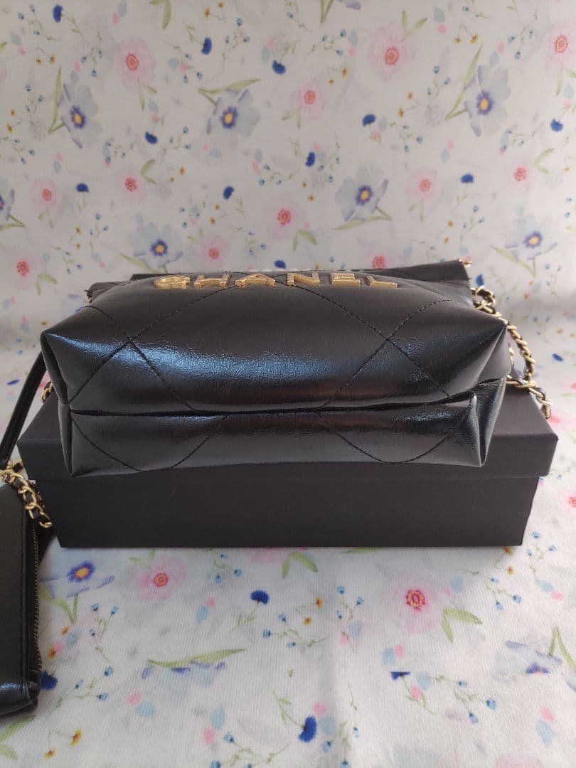 即納！CHANEL ノベルティ ショルダーバッグ パールチェーン ポーチ付き