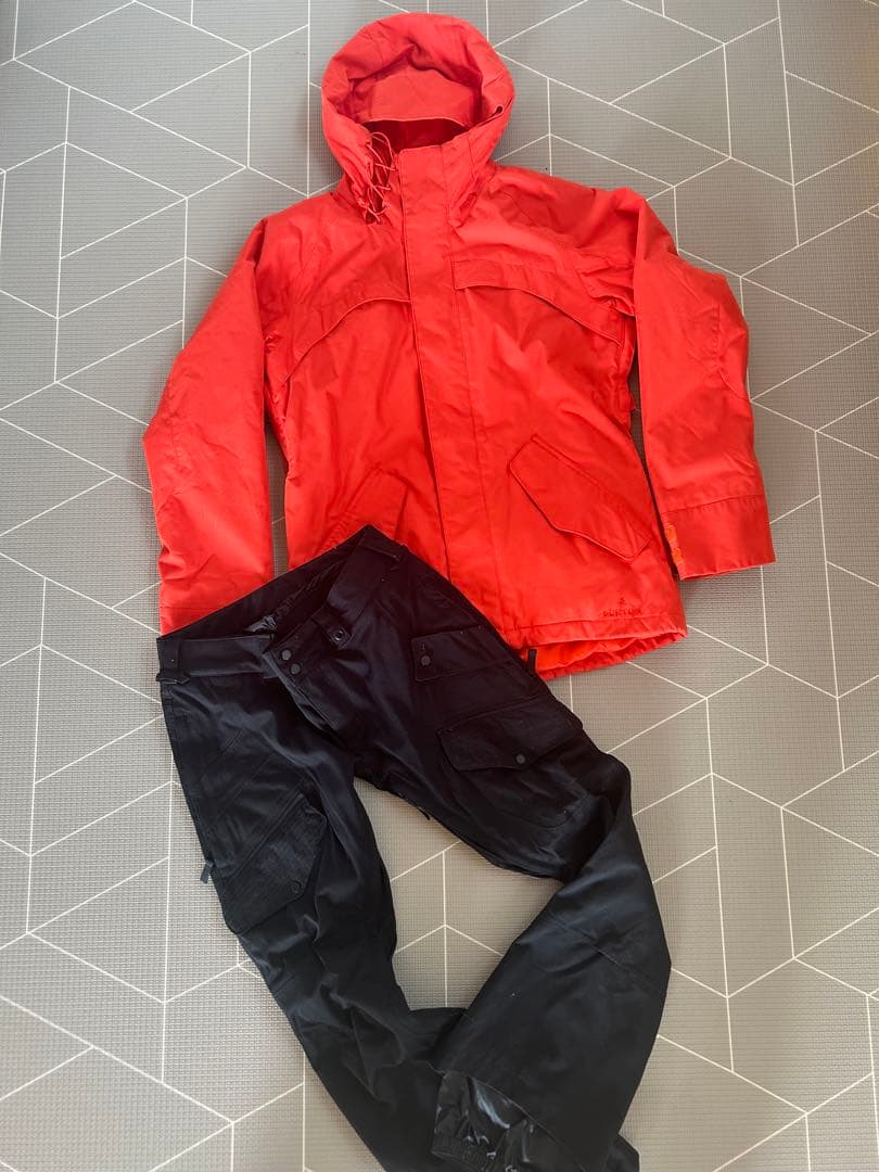 burton スノーボードウェア 上下　M&Sサイズ