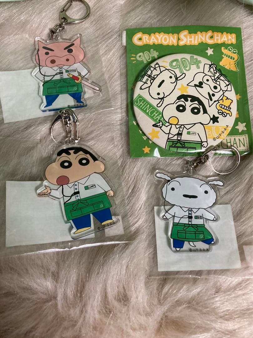 未使用 東急ハンズ コラボ クレヨンしんちゃん 缶バッジ アクリルキーホルダー