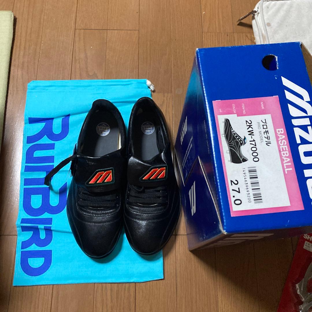 希少品　赤　ビューリーグスパイク　　27.0