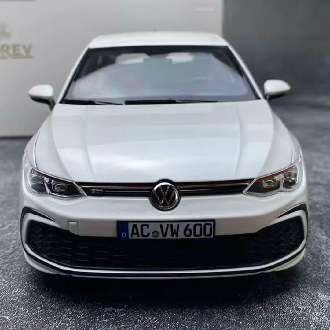 NOREV Volkswagen Golf 1/18スケールモデル