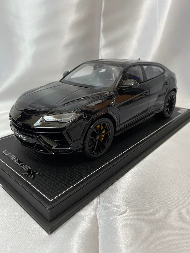 MR 1/18 ランボルギーニ ウルス One Off