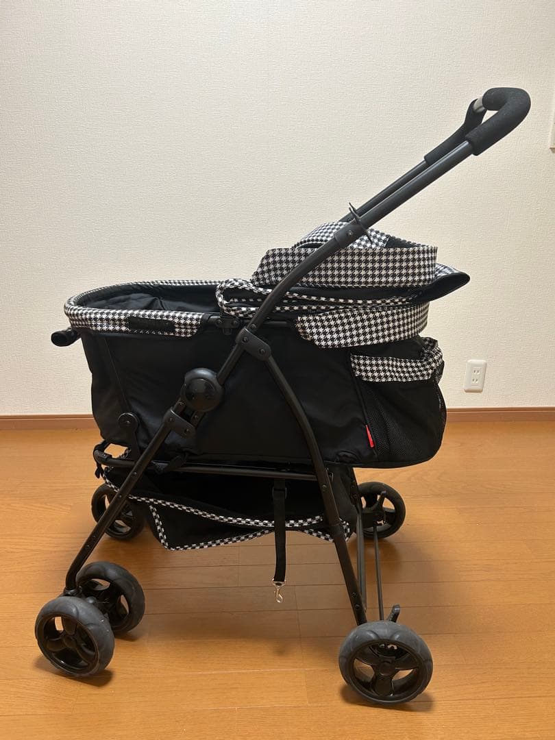 ペットカート 黒と白のチェック柄 小型犬2匹OK
