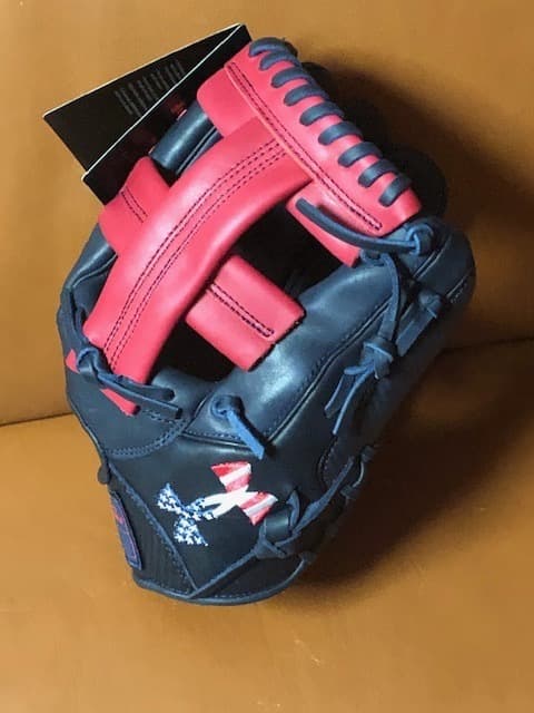 新品★最高級USA限定発売☆星条旗ロゴ☆アンダーアーマー★内野手グローブ★右投★