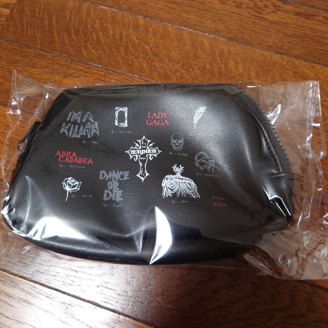 レディ・ガガ　シルバーVIPグッズ（未開封）