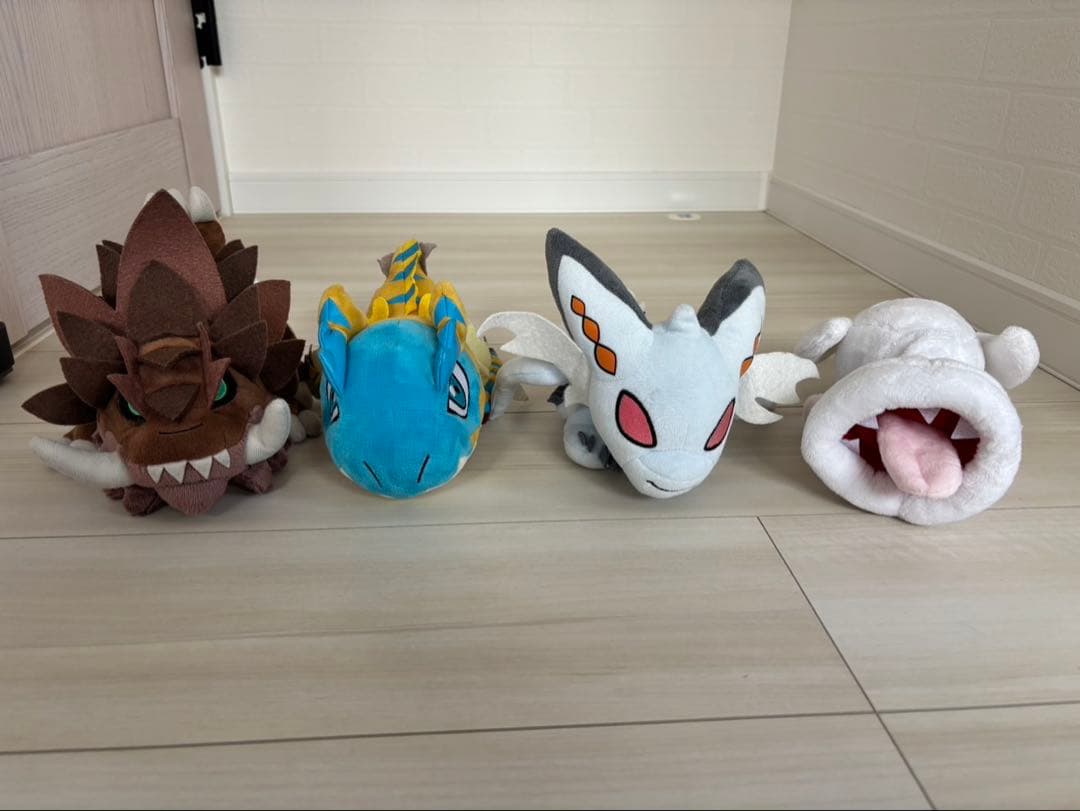 モンスターハンターぬいぐるみ　ゼノ・ジーヴァ&アカムトルムなど