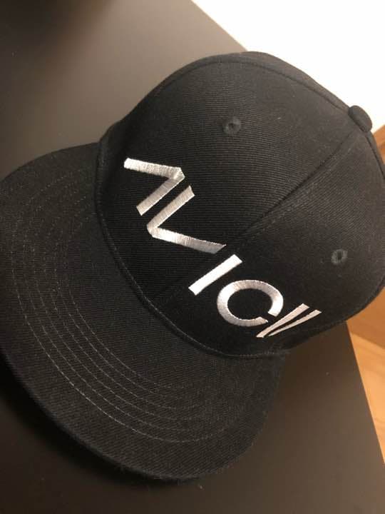 Avicii キャップ ステッカー Tシャツ