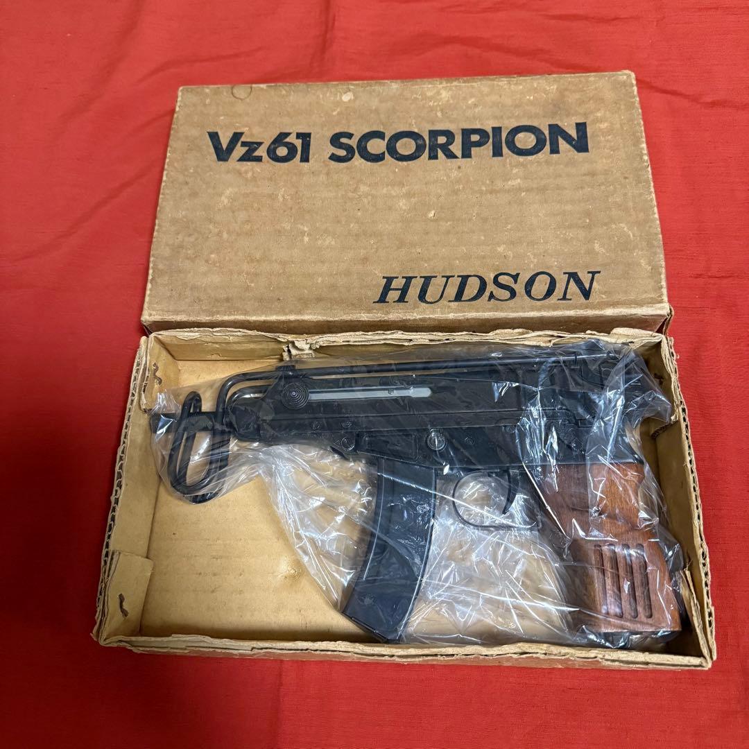 ハドソン　Vz61 サブマシンガン HUDSON 木製グリップ