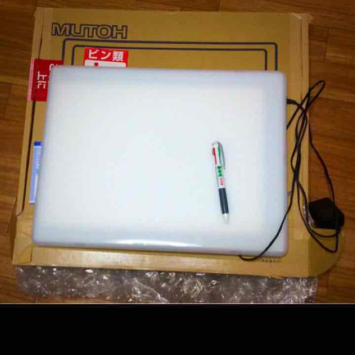送料込 B4/LED無段階光調整 ムトートレース台