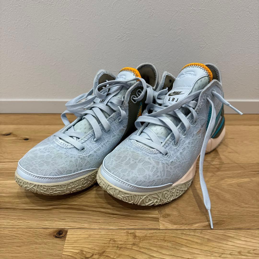 Nike LBJ バスケットボールシューズ