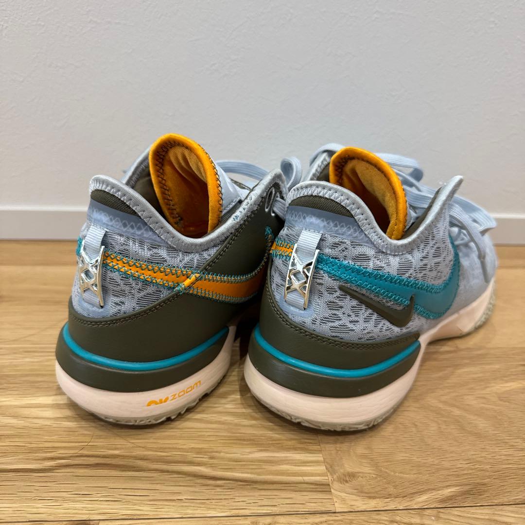 Nike LBJ バスケットボールシューズ