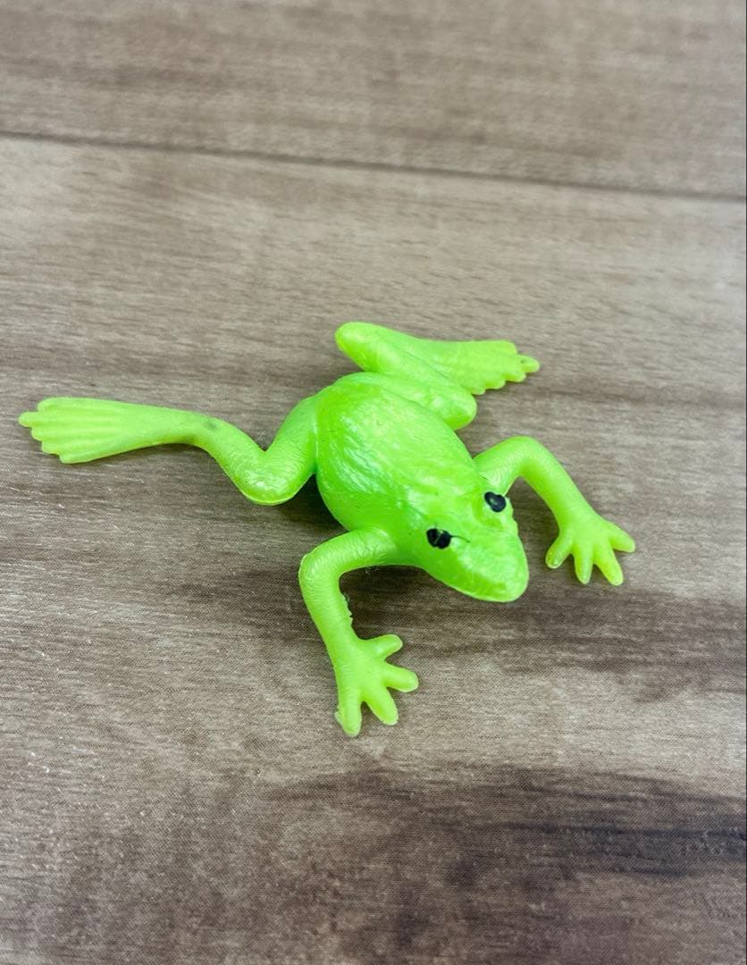 本物みたいなカエル