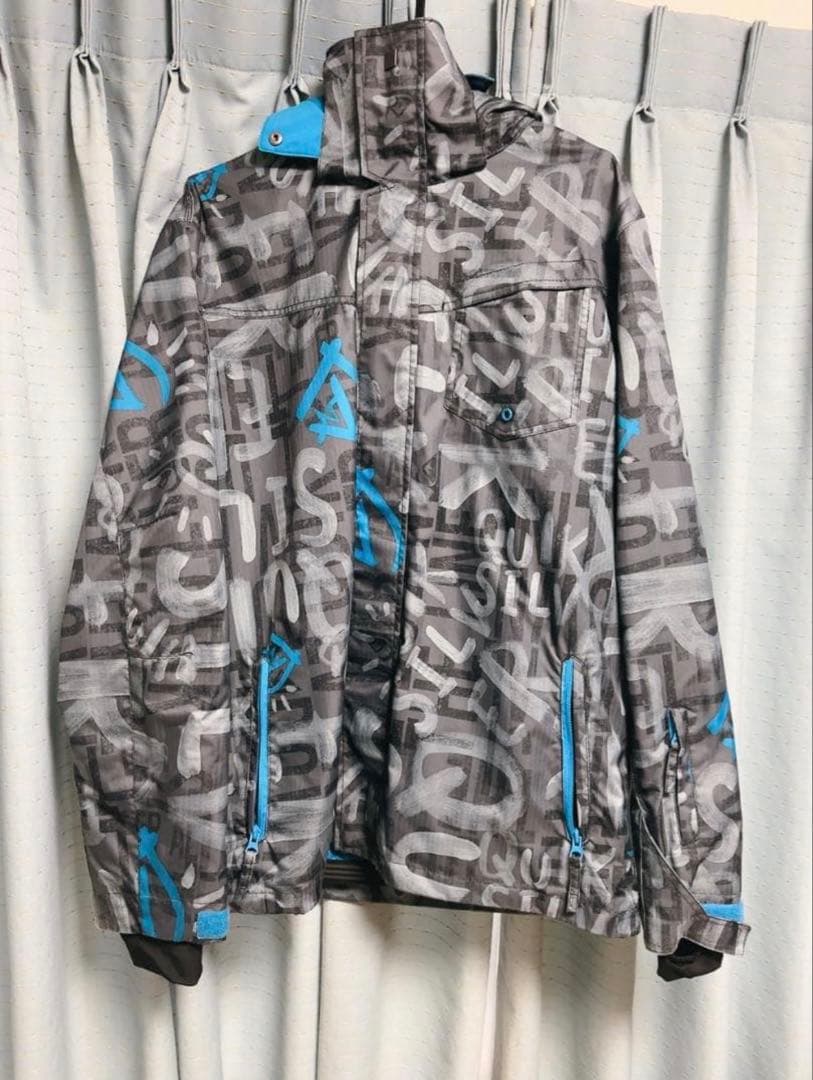 スノーボードジャケットとパンツセット　QuikSilver