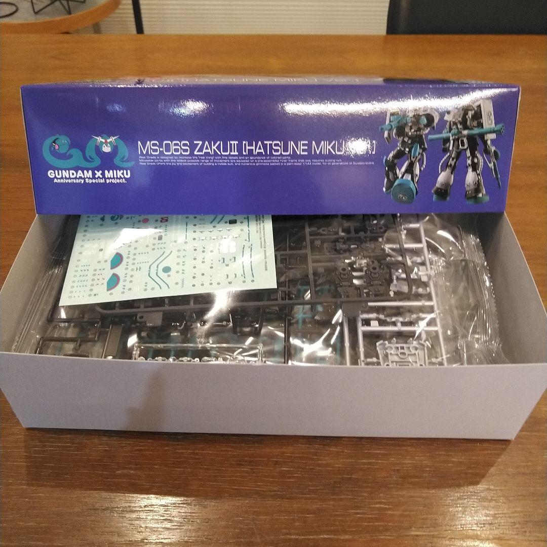 新品 RG MS-06S ザク II [初音ミク Ver.]