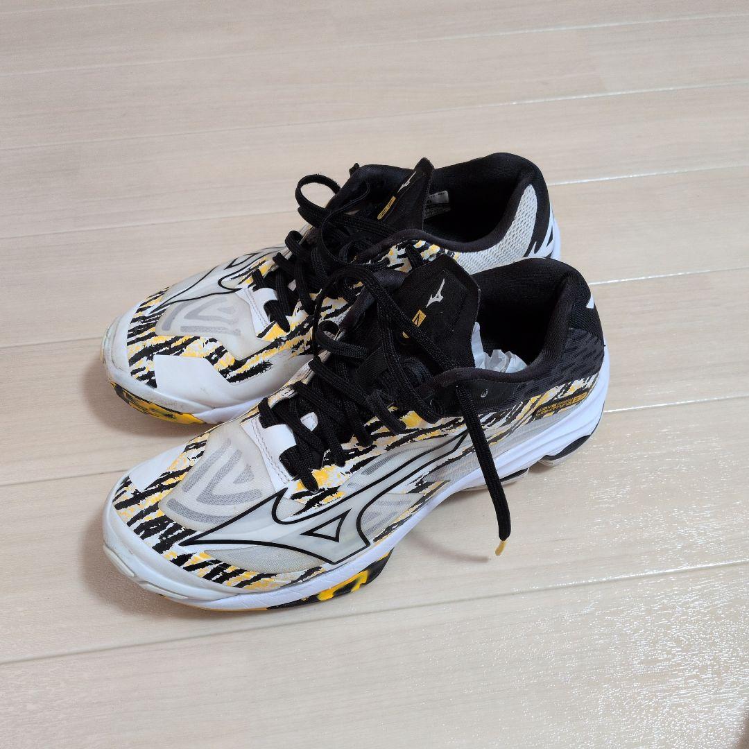 値下げMizuno Wave Lightning Z7 海外限定モデル