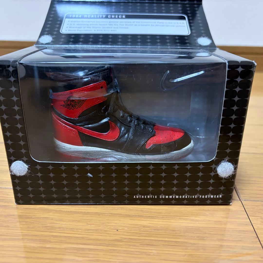 限定3000個　NIKEナイキ　エアジョーダン　陶器　フィギュア 黒赤