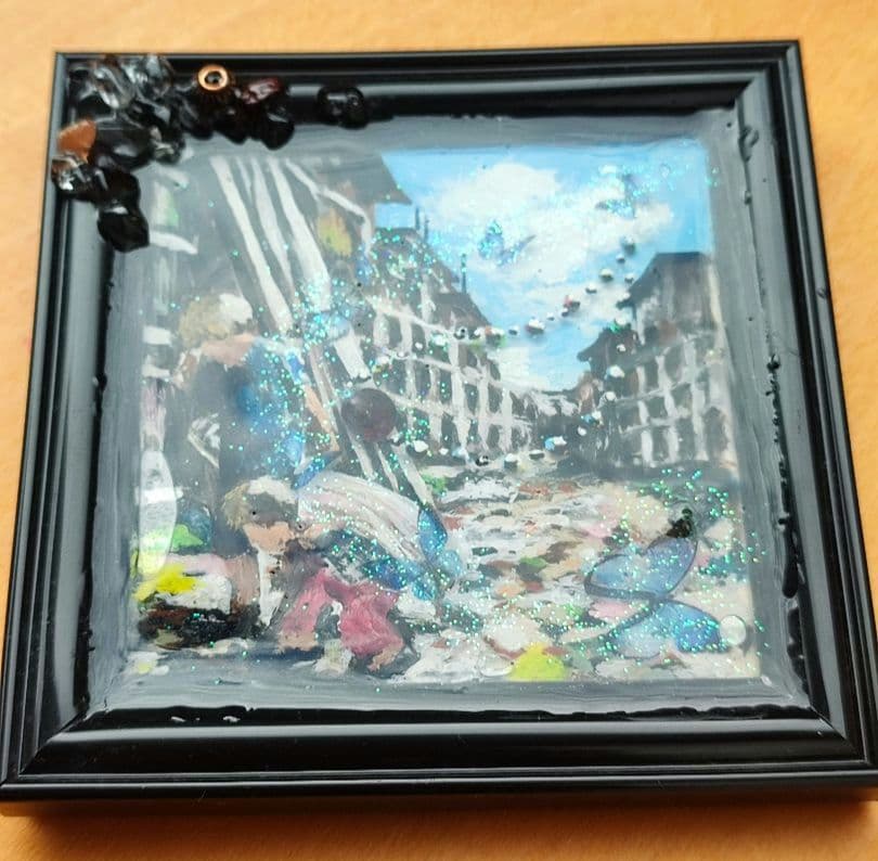 絵画　レジン　約束　スラム街の少年と少女（ガーネット,サンストーン水晶）