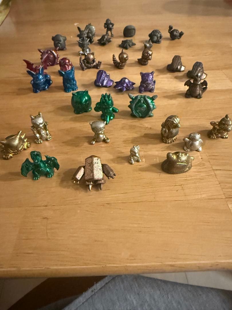 ゲームキャラクター 金属製フィギュアセット 約40体