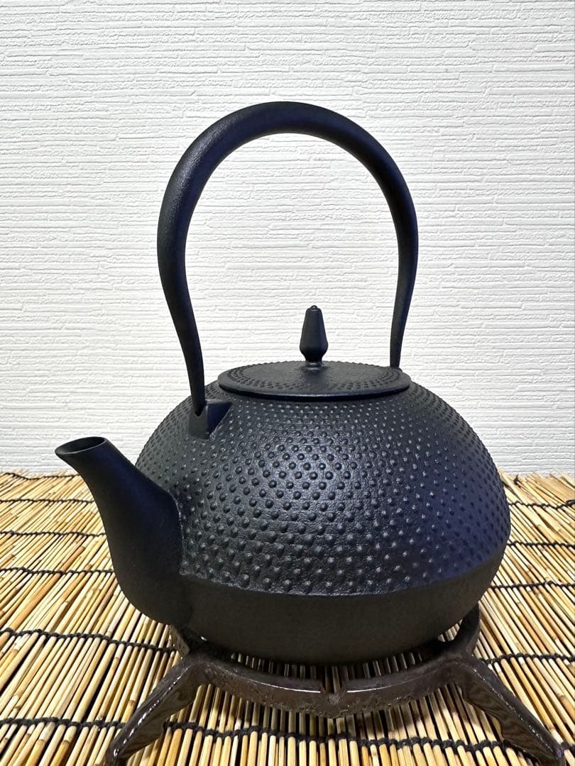 未使用品、供箱付　南部池永造　梔子　小　1.2L　南部鉄瓶　南部鉄器　鉄瓶