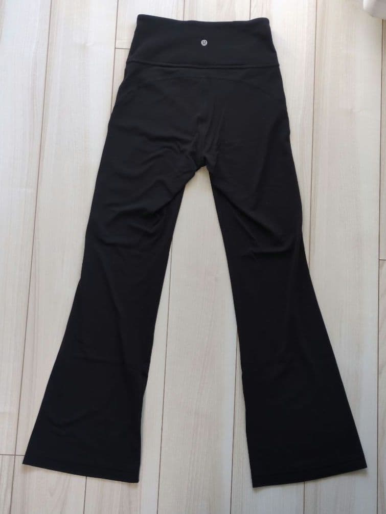 lululemon　ルルレモン　Groove Nulu　フレアパンツ　Мサイズ