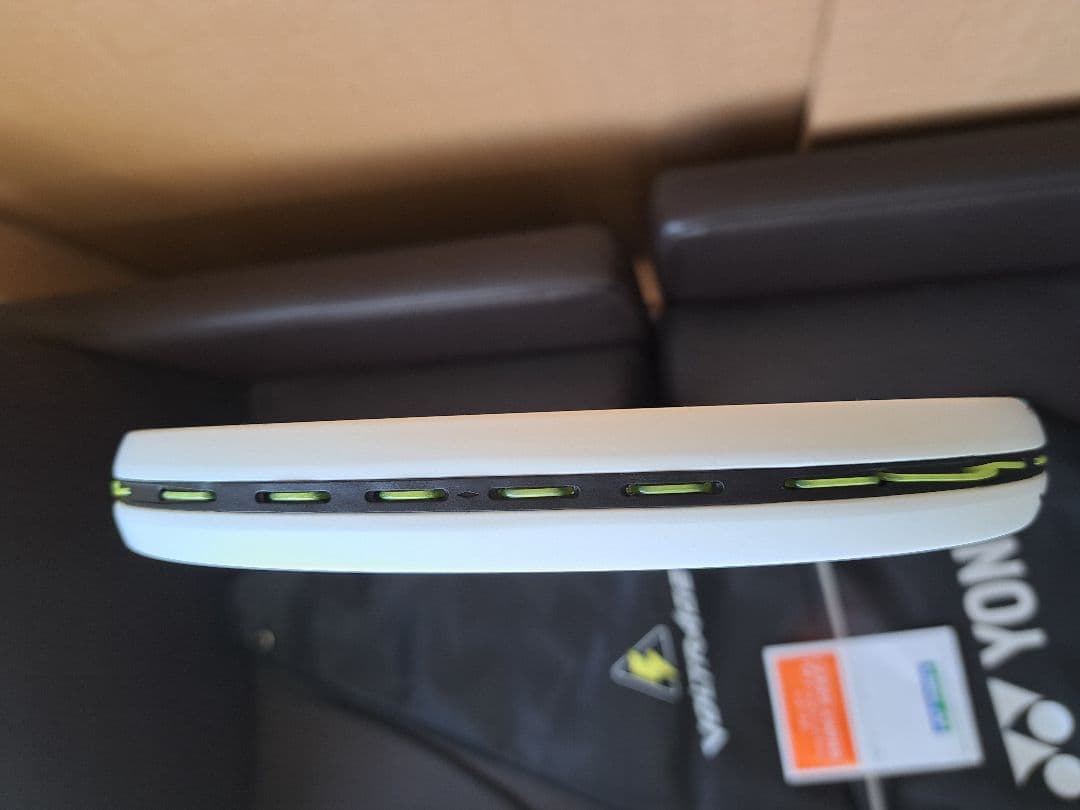 ほぼ新品　ヨネックス　ボルトレイジ7Vステア