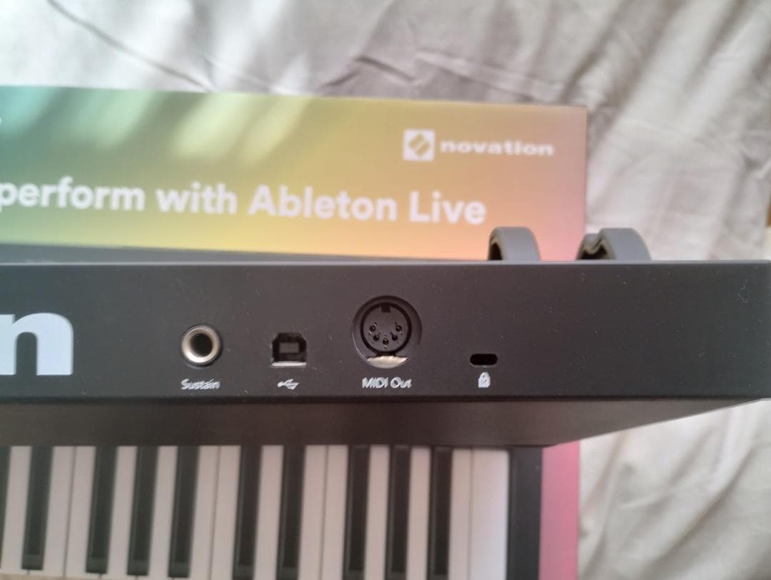 NOVATION / Launchkey 37 MK3 MIDIキーボード