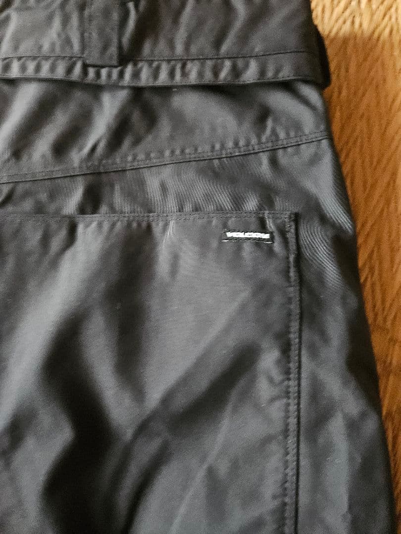 VOLCOM　スノーボードパンツ　スノーウェア　ボルコム