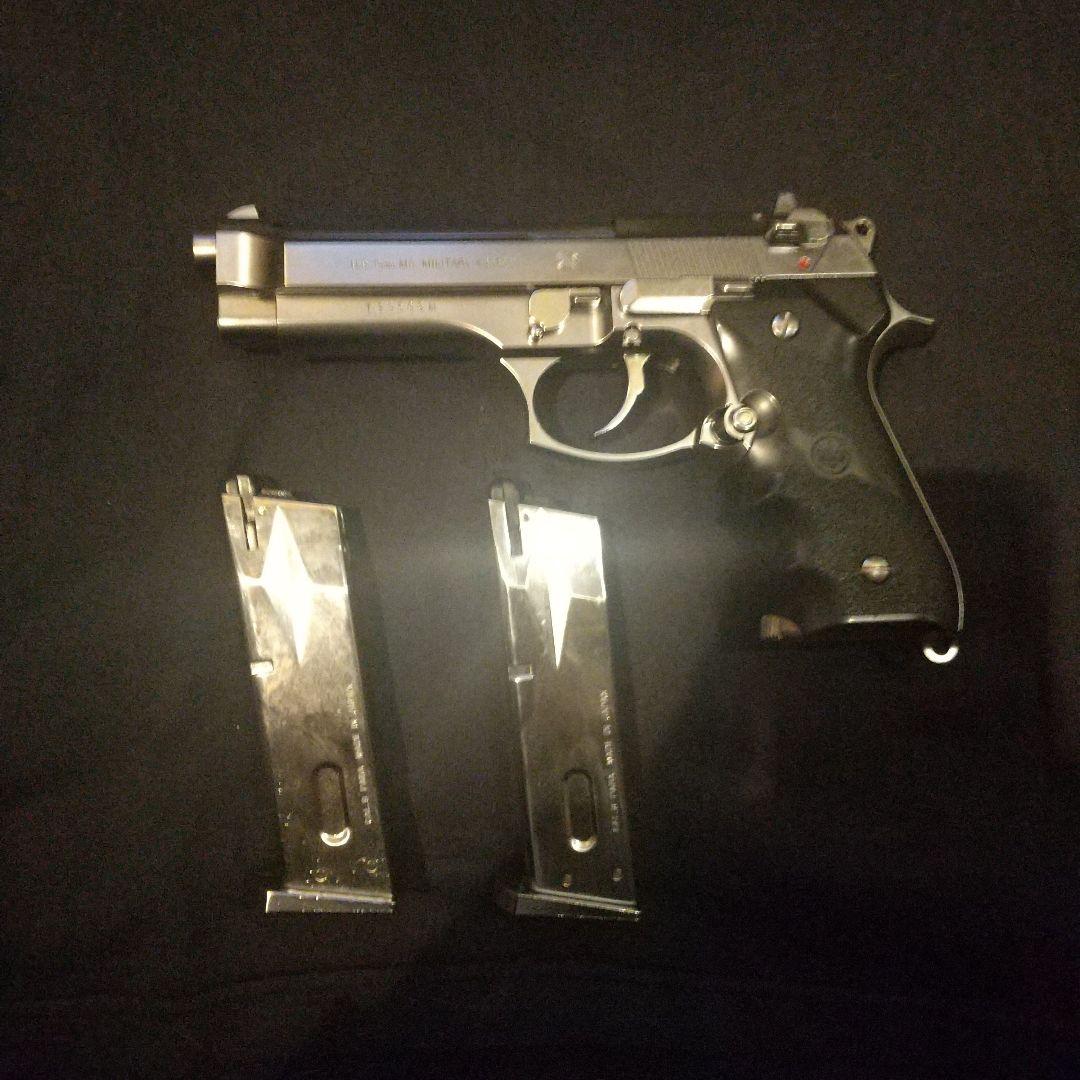 ベレッタM92f ガスブローバック マガジン2個付き