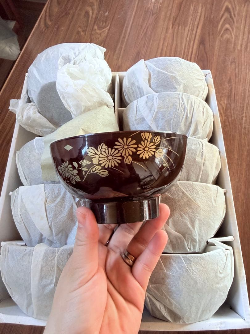 漆器 椀 セット 濃い茶色 金色の花模様