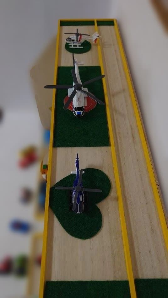 トミカ木製手作り駐車場（ビッグイエロ－）BY02