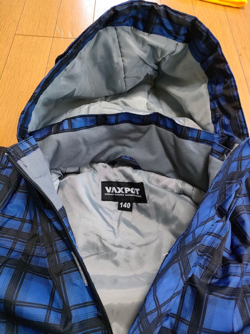 スキーウェア　子供4点セット　上着　パンツ　グローブ　ニット帽