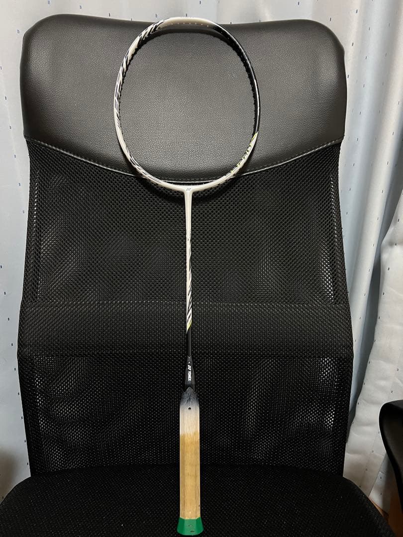 ヨネックスバドミントンラケット アストロクス99プロ pro 3U4 値下げ！
