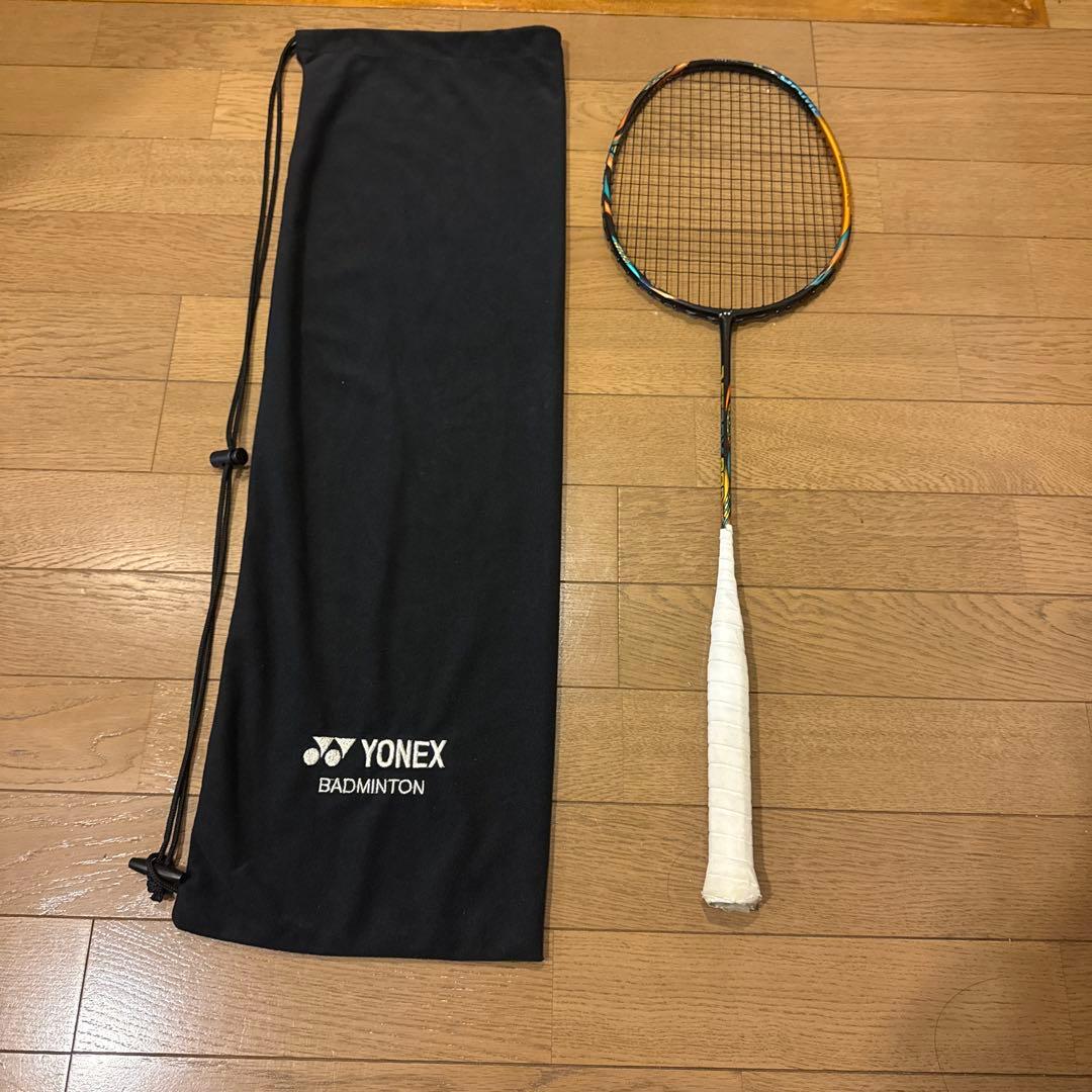 バドミントンラケット　ASTROX 88D GAME 4U5