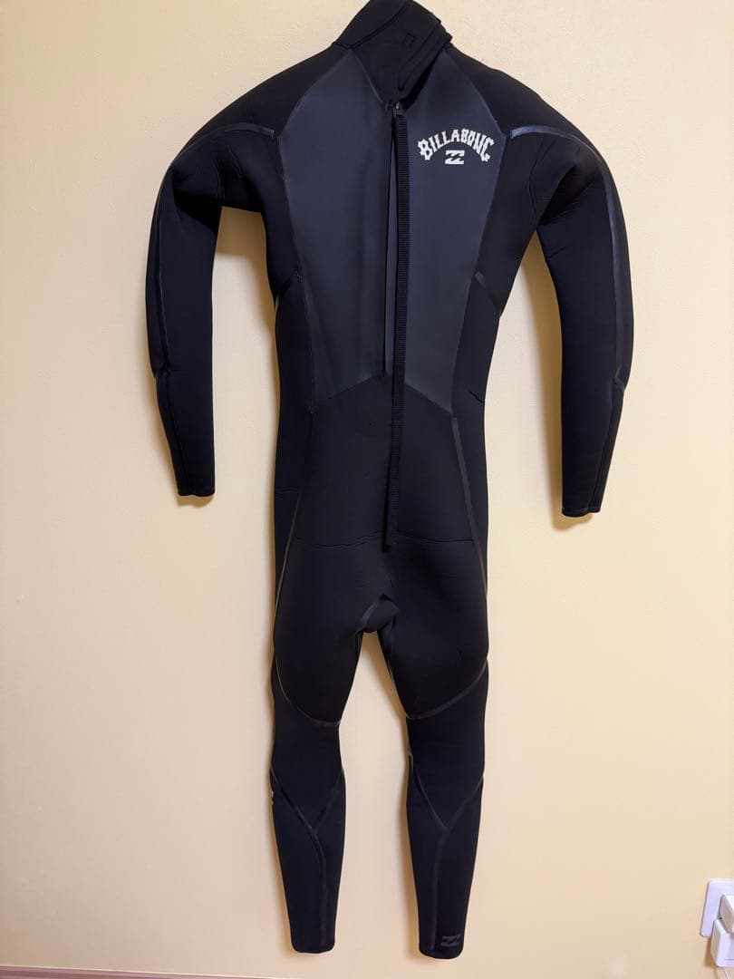 美品Billabong/ビラボンセミドライ4×3裏起毛ウェットスーツML